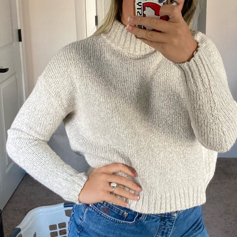 AMERICAN EAGLE CROP KNIT TURTLE NECK SWEATER